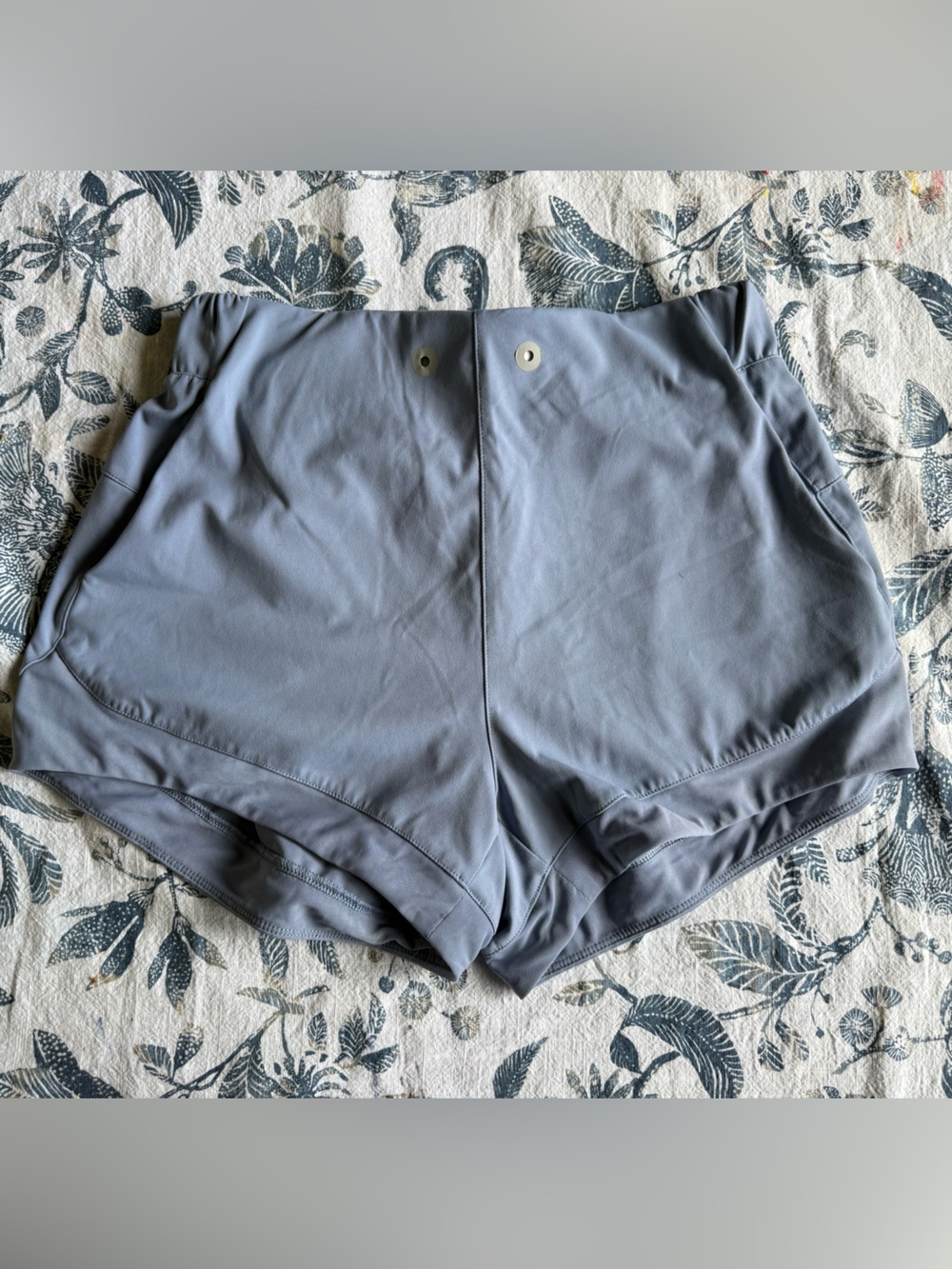Lululemon Women’s Athletic Shorts Size 6 Light Blue